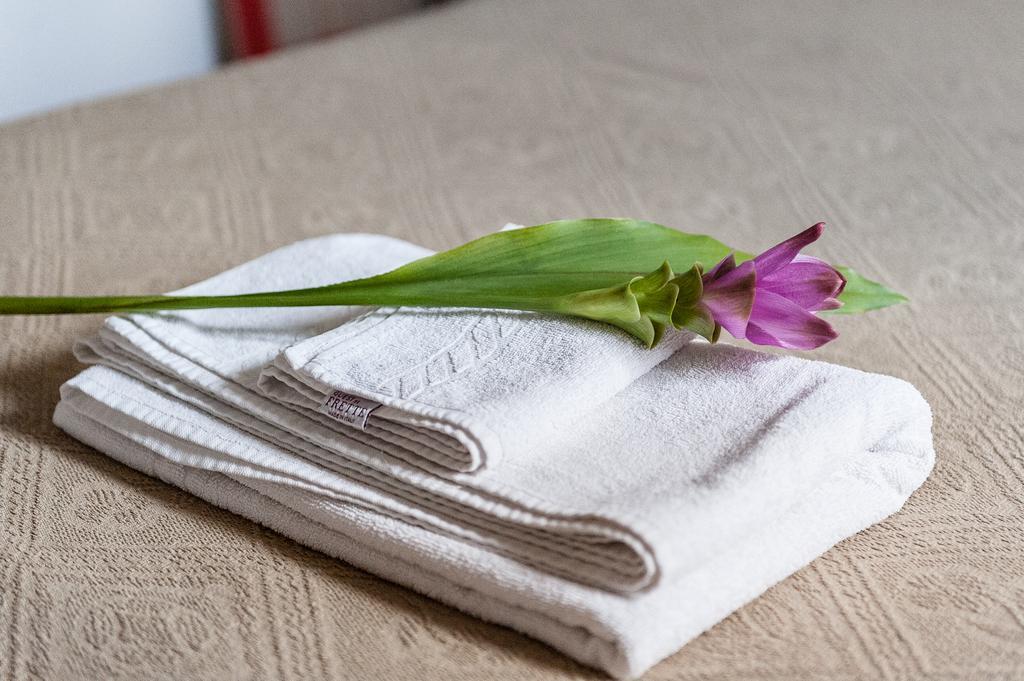 B&B Naturae Cascina Bagian luar foto
